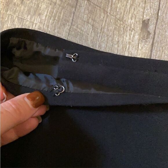 EXCELLENT CONDITION CUTE CABI #926 BLACK WRAPAROUND TEXTURED SWATHE SKIRT SMALL - Picture 9 of 12